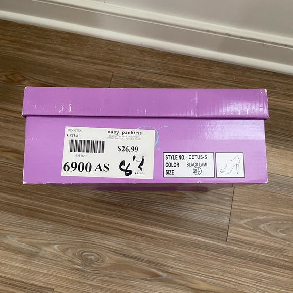 Black Bootie Heels - Picture 6 of 9